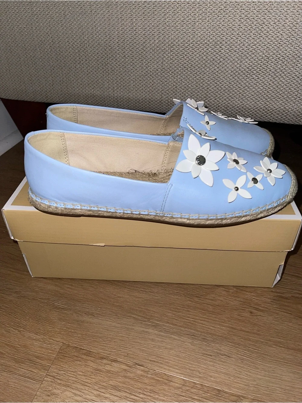 Michael Kors Blue Floral Leather Espadrille Slip-On Flats – Size 7.5